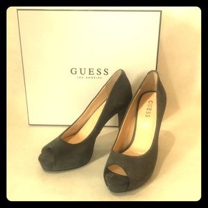 GUESS SIZE 9 NWO TAGS SUEDE PEEPTOE PUMPS